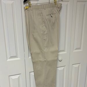 Dockers Men's Khaki Chinos